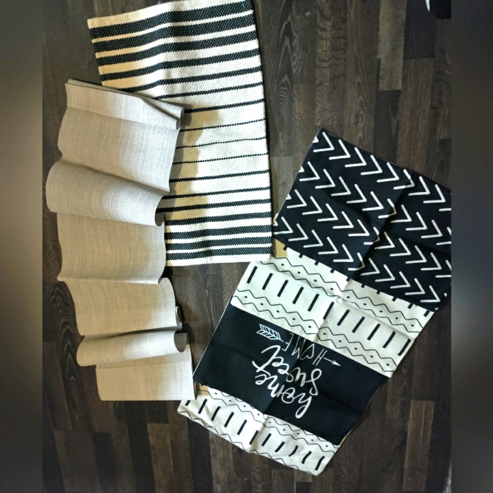 Bundle 4piece pillow cases,1 mat, 1 table runner